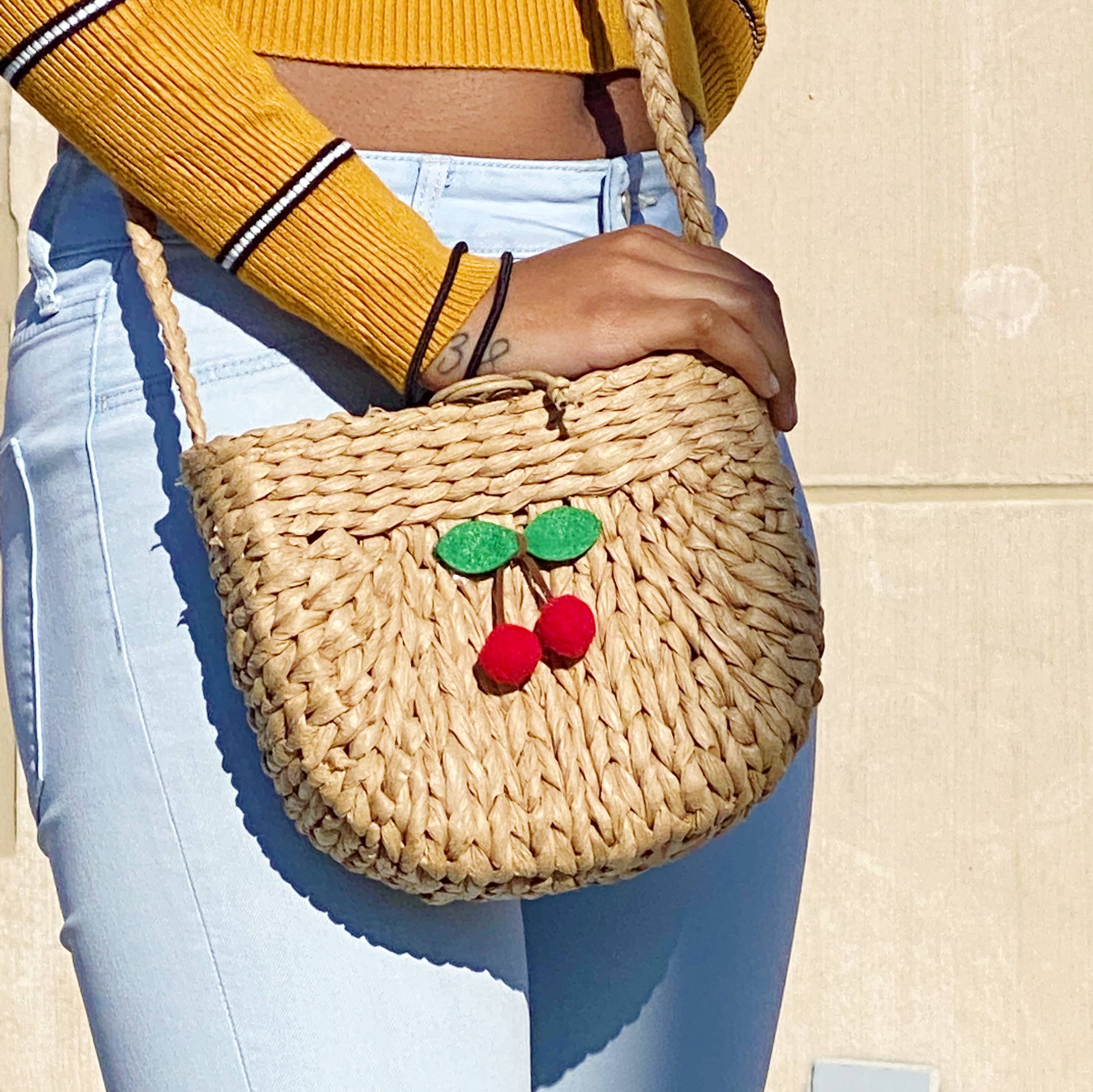 Juicy Bloom Straw Crossbody Bag